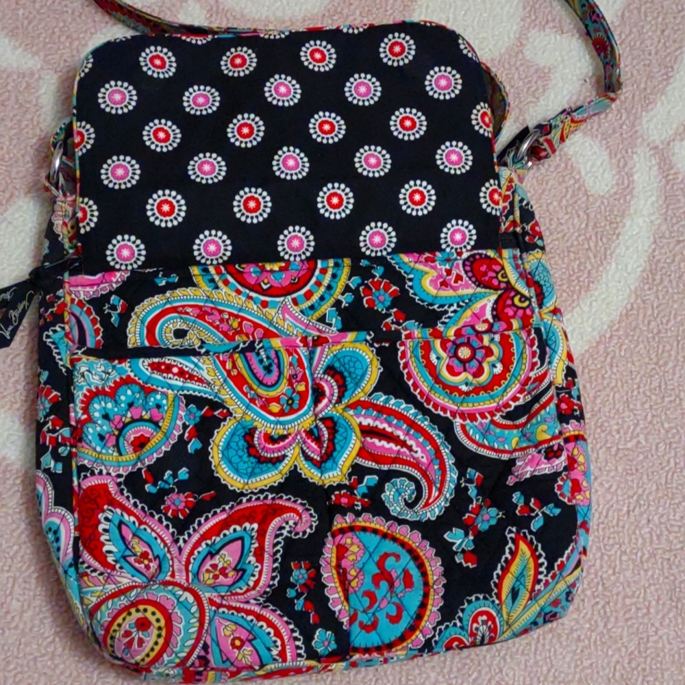 EUC Vera Bradley purse, adjustable strap. - Picture 2 of 5